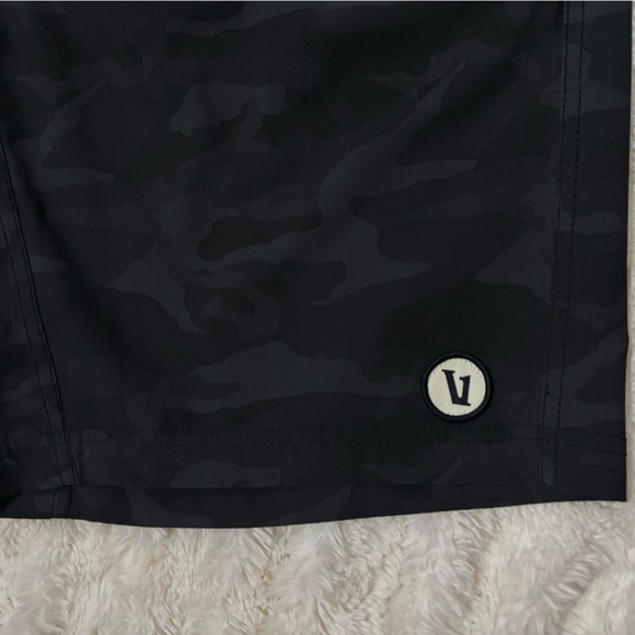 VUORI Men’s Black Camo Kore Short - Picture 8 of 13
